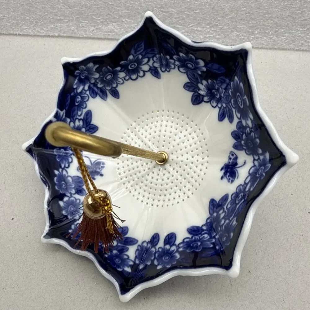 N/A umbrella tea